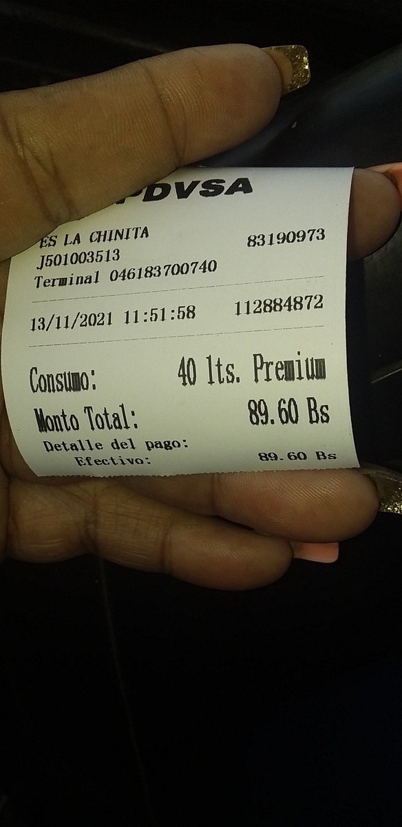 kellyta_2201's tweet photo. 40 litros de gasolina 90.000.000 sin contar el vainero de ceros que han quitado, "El gobierno no aumenta la gasolina , eso no le conviene" decían 😒🤔🤔🤔 jajajajajajaja El gobierno ha hecho lo que le ha dado la gana con nosotros 😠😠😠😠😠😠 https://t.co/r5a3ievQbd