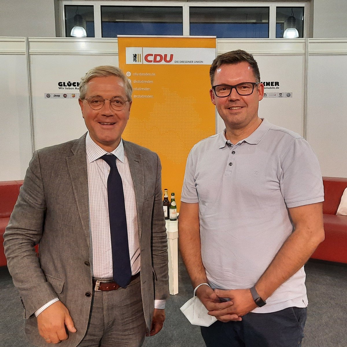 MarioSchmidtDD's tweet photo. Wenn wir #WegenMorgen in den nächsten Wochen in der @CDU darüber entscheiden, wer neuer Vorsitzender werden soll, unterstütze ich erneut Norbert Röttgen. 

#JetztAberVoran #ZukunftVolkspartei #ParteiDerMitte #CDUVorsitz https://t.co/fYRHcHx3AH