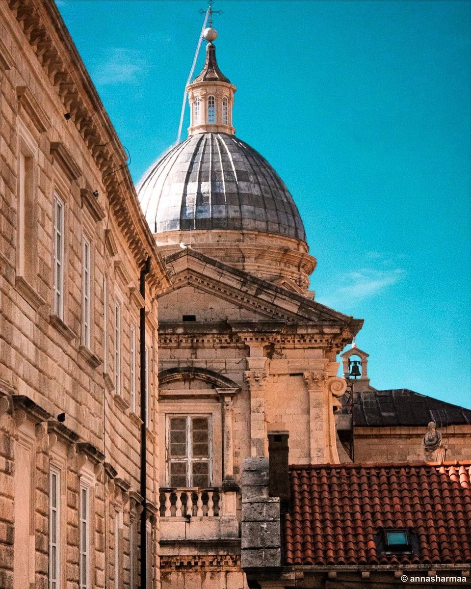 In honour of the weekend, here’s an amazing picture of the beautiful city of Dubrovnik 😍😍😍

📷 <a href="/annasharmaa/">anna sharma</a>
🇭🇷 dubrovnik-croatia.com 

#dubrovnikcroatia #visitdubrovnik #dubrovnikonmymind #visitcroatia #croatia #PortalToTheWorld #traveltheworld