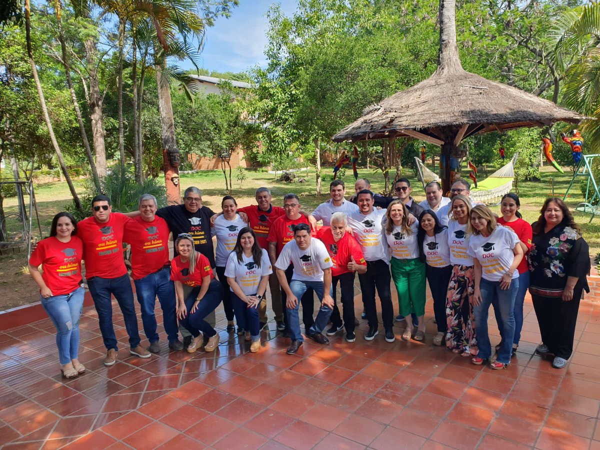 KattyaGonzalez9's tweet photo. Ou hina 💛💪🏼 Doctores (c) en Administracion Pública y Gobernabilidad… porque construir el Paraguay 🇵🇾 que queremos nos debe unir en conocimiento y voluntad #Elmejorgrupo #DAPG https://t.co/afKnADJ7Zm