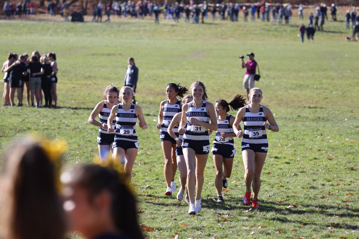 BrandeisXCTF's tweet photo. Women’s XC Place 4th over all! Putting 4 athletes in the top 35! https://t.co/ywdcADGtts