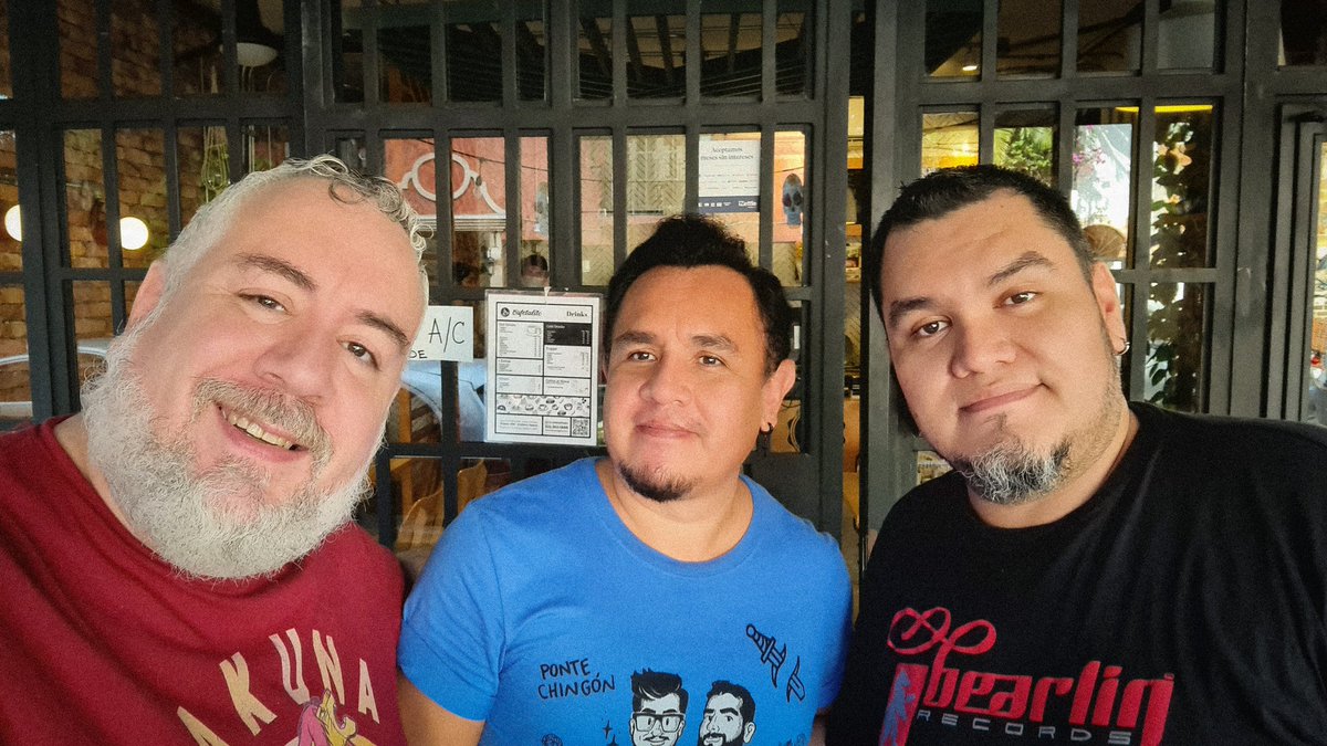 qbobears's tweet photo. La mafia Bears 🐻😎🐻
Por que el @beefdipbearweek y el regreso de @qbobearwear ya están a la vuelta de la esquina. 

#BeefDip2022 #QboBearwear #MafiaBears #BearGay #BearWorld #DiseñoMexicano #BearBrand #ClothingCo. #menswear #OsosMexico #BearEvents https://t.co/HAwSN2iUwP
