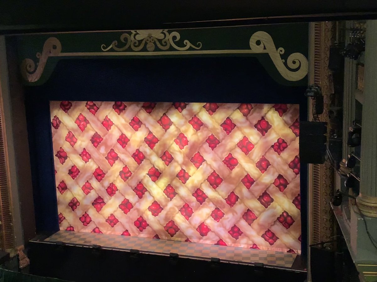 MusicalTravel_'s tweet photo. So excited for @WaitressUK tonight at the @PalaceAndOpera 💗🤗 @luciejones1 @mattjwillis @sandramarvinuk @EvelynHoskins https://t.co/tQx7uHMiWv