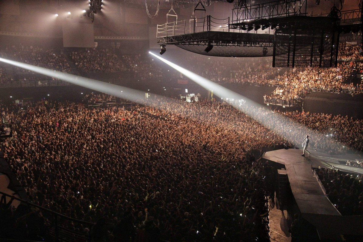 ofpurposetour's tweet photo. pwt crowds https://t.co/lvXdtfpy3Z