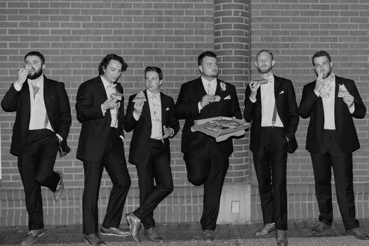 daniel_r_daily's tweet photo. Sponsored by @pizzahut #NotActuallySponsored #PleaseSponsorMe https://t.co/dbxOOwm6yc