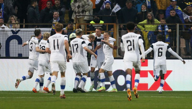 dr4zah's tweet photo. Finland with a heroic, 10 man, 3-1 win over Bosnia to eliminate them and put them in the driver seat to qualify, at least through playoffs, for the world cup.
There is a chance, that is all that matters 💙🇫🇮
This could be the greatest year in Finnish footballing history #BOSFIN https://t.co/1YIHm81RyG