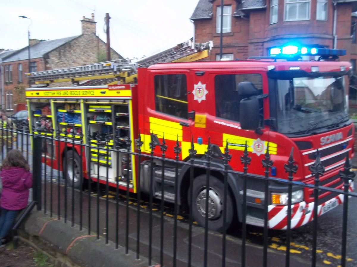 LoanheadPS_EAC's tweet image. Thank you to the fire fighters who visited us to answer all of our questions.  They all do a fantastic job. Thank you from Loanhead Primary and ECC. #scottishfireandrescue