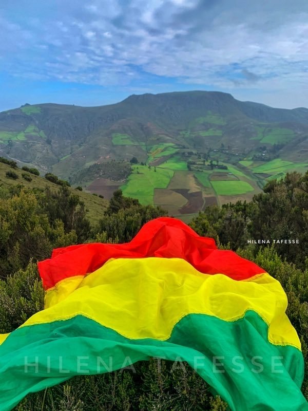 MelkamuTesfa2's tweet photo. "ይህን መንግስት የኔን ያህል የተቃወመ፣ የተቸው ሰው ያለ አይመስለኝም። ግን በዚህ ጊዜ ሀገርንና ህዝብን ያለ መሪ ለማስቀረት በመሪ��� ላይ የጥላቻ ንግግር የሚያደርግ ማንም ሀገር ወዳድ ነኝ የሚል ሰው ከወያኔ ለይቼ አላየውም"

 ስደተኛው ባርች https://t.co/dK3yQozSRj