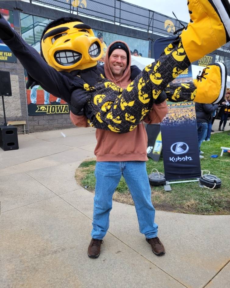 pencitycurrent's tweet photo. Guess where our fearless leader's at today! #HawkeyeStrong ๐ค๐ https://t.co/3EmaUtcp2h