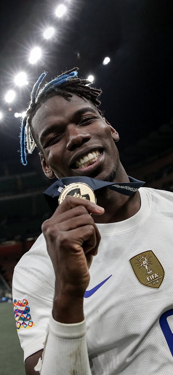 🇫🇷 Pogba solicitará el mismo salario de 12M€ que tiene ahora en el 🏴󠁧󠁢󠁥󠁮󠁧󠁿 Manchester United a cualquier club que se interese en él. Además, como llegaría gratis quiere una bonificación por firmar para él y su agente, 🇮🇹 Mino Raiola. 🤑✍ #FichajesFG 

📰🗞(Marca)