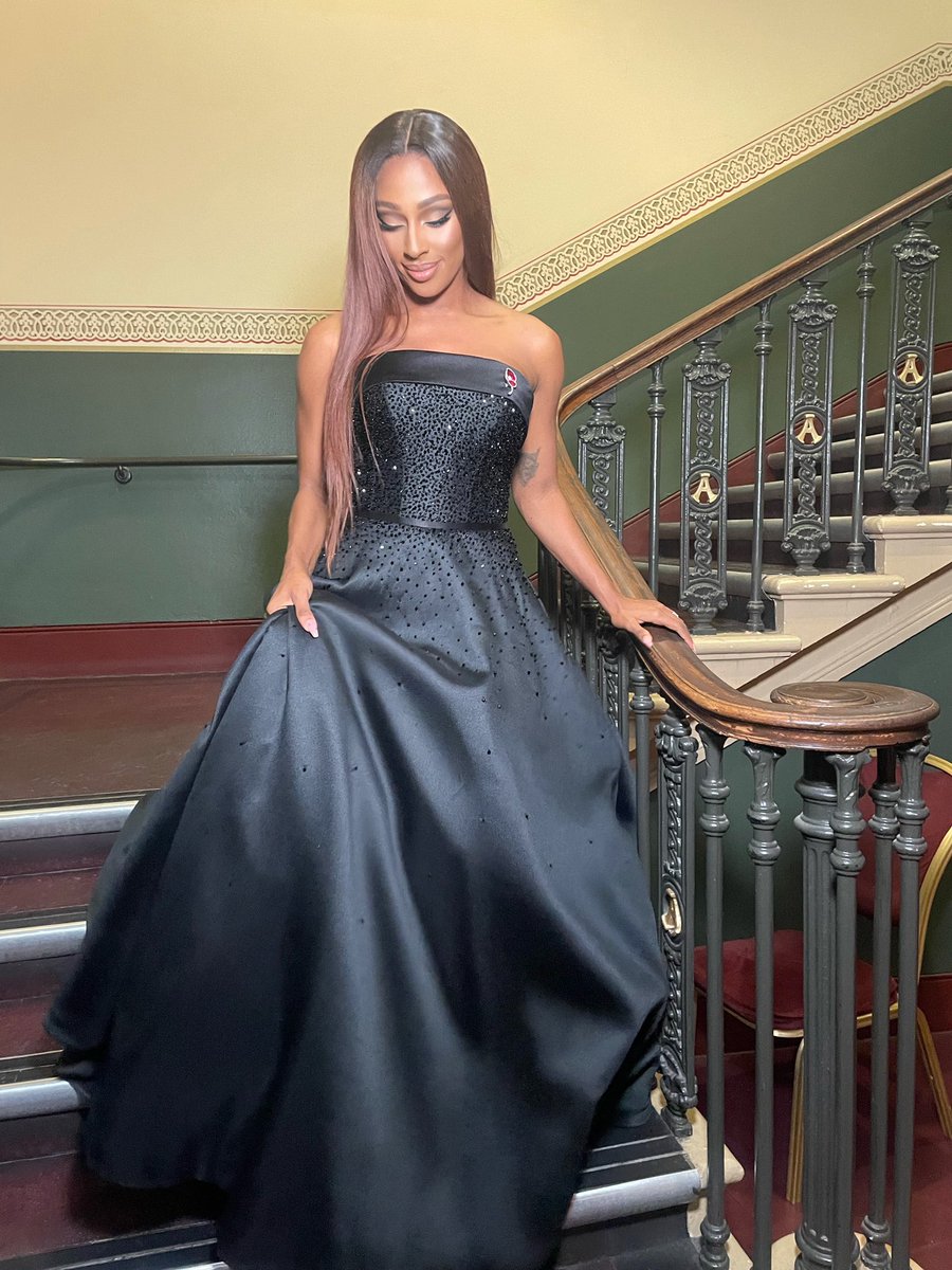 Alexandra Burke tweet media