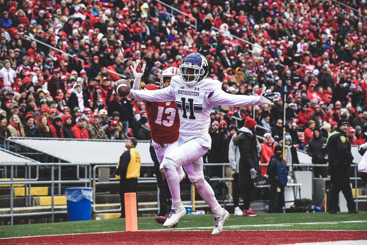 📸 The 49-yard scoop-and-score from <a href="/AjHampton11/">Aj Hampton</a>  

#GoCats