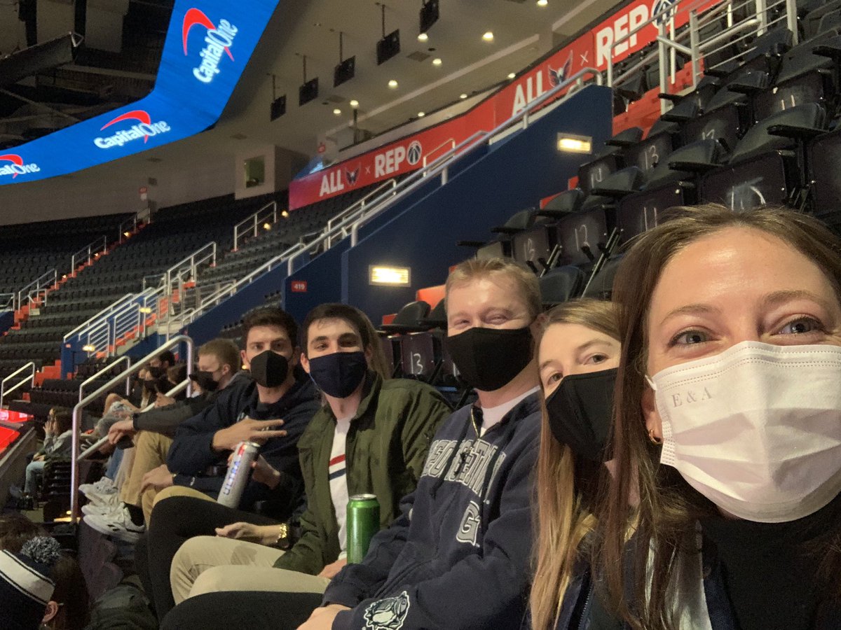 ellysbaci's tweet photo. Let’s goooo #hoyafans @GeorgetownHoops https://t.co/WxLaOkOX5F