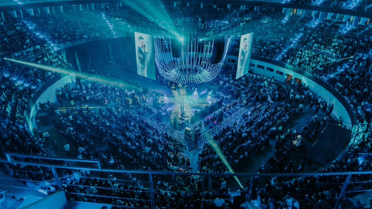 alexoficial's tweet photo. ¡Siempre en mi corazón, Torreón! 🙏🏻♥️ 
¡Gracias por el cariño para #AFHechoEnMexico!

El #MXTour2021AF sigue su camino y llega HOY a @TecatePalNorte ! 
¿Quién canta hoy con este Caballero? 

📸: @the_bgarcia https://t.co/jiFZXMJ8Er
