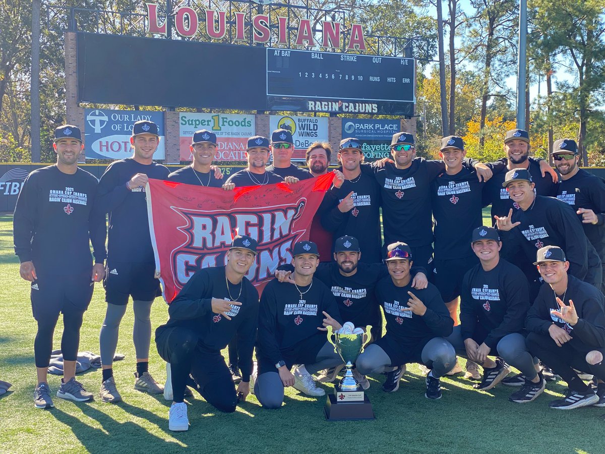 After a hard fought back and forth 12 week battle with the Swampers… the Bayou Boys have claimed the 2021-2022 Omaha Cup Championship!!! Congrats BB’s! Been 8 years and the Cup is finally urs again👊🏼🐺🤟🏼@RaginCajunsBSB