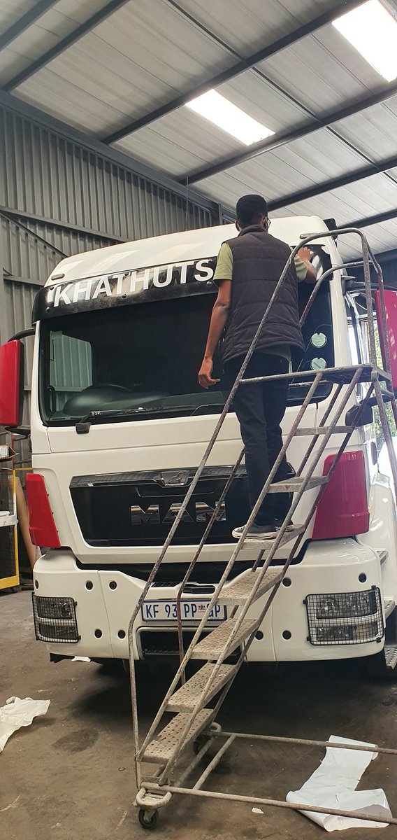 MokgethwaMacha1's tweet photo. @djsbu I'm Molepa from Balepa Designs and Printing in Pretoria. 

📞067 227 1401 
📧 balepadc@gmail.com https://t.co/WV6IVsT7WI