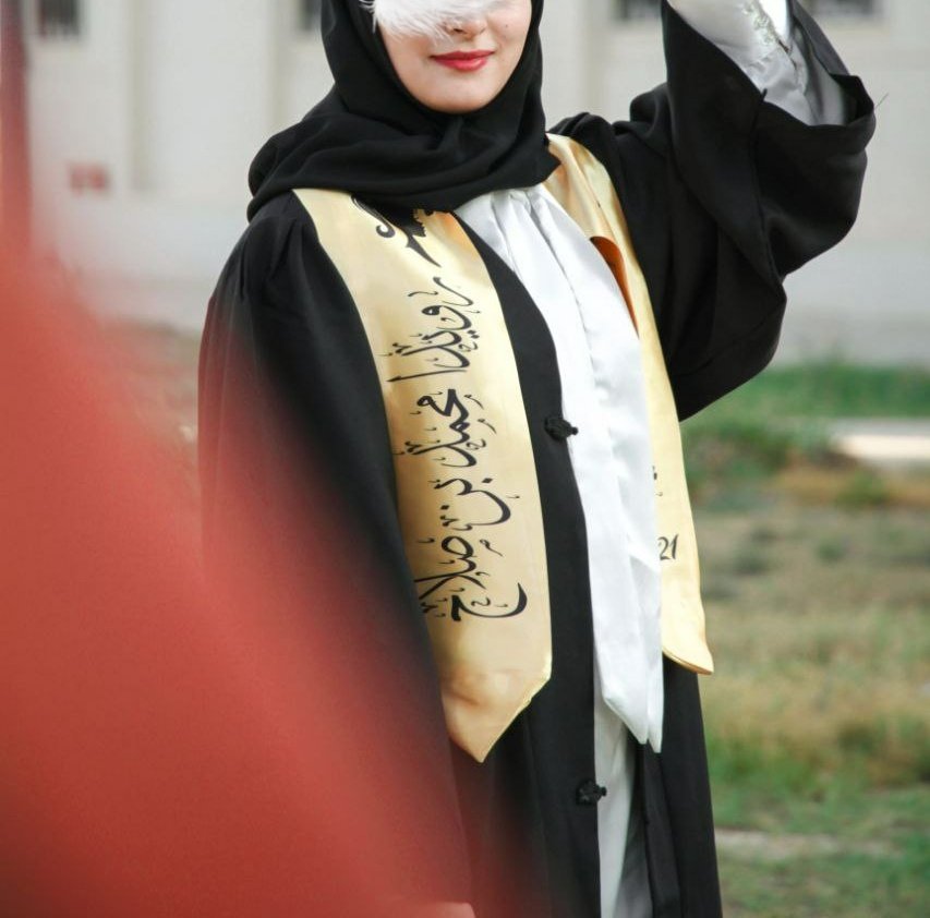 ghufranbsalah's tweet photo. Congratulations my sister 🖤🎓.
#13_nov https://t.co/X6yddkHpxd