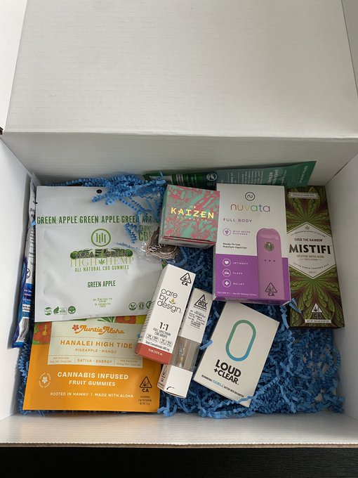 Thanks @LAWeekly for the amazing smoke 💨 swag box! #studshit https://t.co/kRUr0Fn51q<a class="tags" target="_blank" title="On Twitter" href="/?out=eyJ0eXAiOiJKV1QiLCJhbGciOiJIUzUxMiJ9.eyJpYXQiOjE3MjIwMjMzMzgsImlzcyI6InR3cG9ybnN0YXJzLmNvbSIsIm5iZiI6MTcyMjAyMzMzOCwiZXhwIjoxNzUzNTU5MzM4LCJyZWRpcmVjdF91cmwiOiJodHRwczovL3R3aXR0ZXIuY29tL0xBV2Vla2x5In0.rCKPZPfpYuliaodhnu9LrDyGCMv4njwdcIsMh6B93qzuRnLckyr8_aL3uAfmFbcafM1SVhSIz8Uq242KSy4iLQ">@LAWeekly</a><a href="/tag/studshit"class="tags"><span>#studshit</span></a>