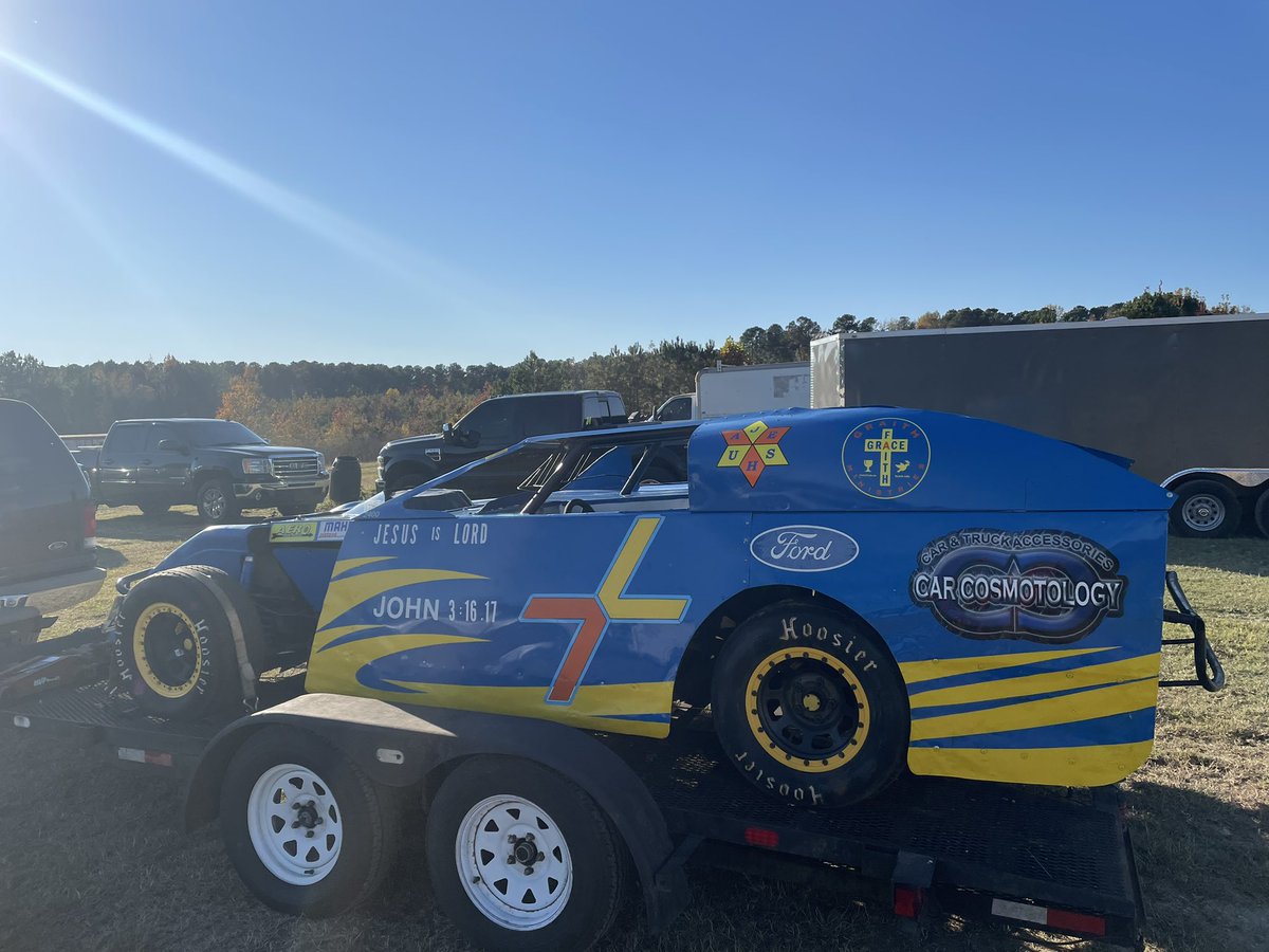 Randy Lucas on the grounds and about to be unloaded here at <a href="/countylinenc/">County Line Raceway</a> #SEDMS