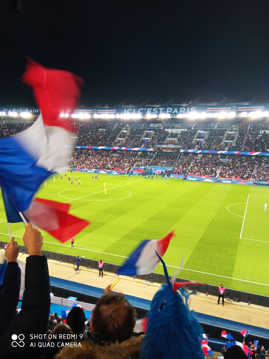 Et 1 et 2 et 3-0 !!!!! #FRAKAZ 🇨🇵🇨🇵🇨🇵🇨🇵👏👏👏