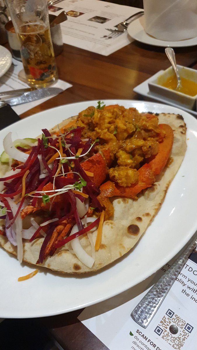 DannyCubitt's tweet photo. Sorry you couldn't make it @TomCruise mate, but it has to be said, I really enjoyed the lobster curry too! https://t.co/P66wk7LjeT