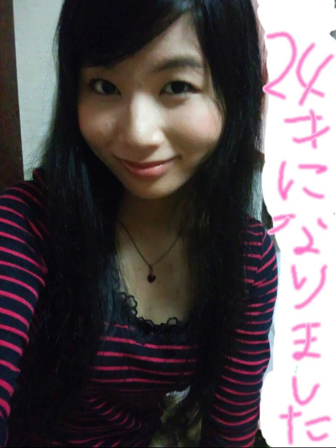 橋本茉莉 まりりん 28日から桃色イベ 高校生 大学生だの色々言われるまりりんですが 実際の 高校生 大学生くらいの年齢 です W ちなみに メイクは昔の方が下手なので濃いです 高校生は すっぴんです リプ５件超えたら全リプ返