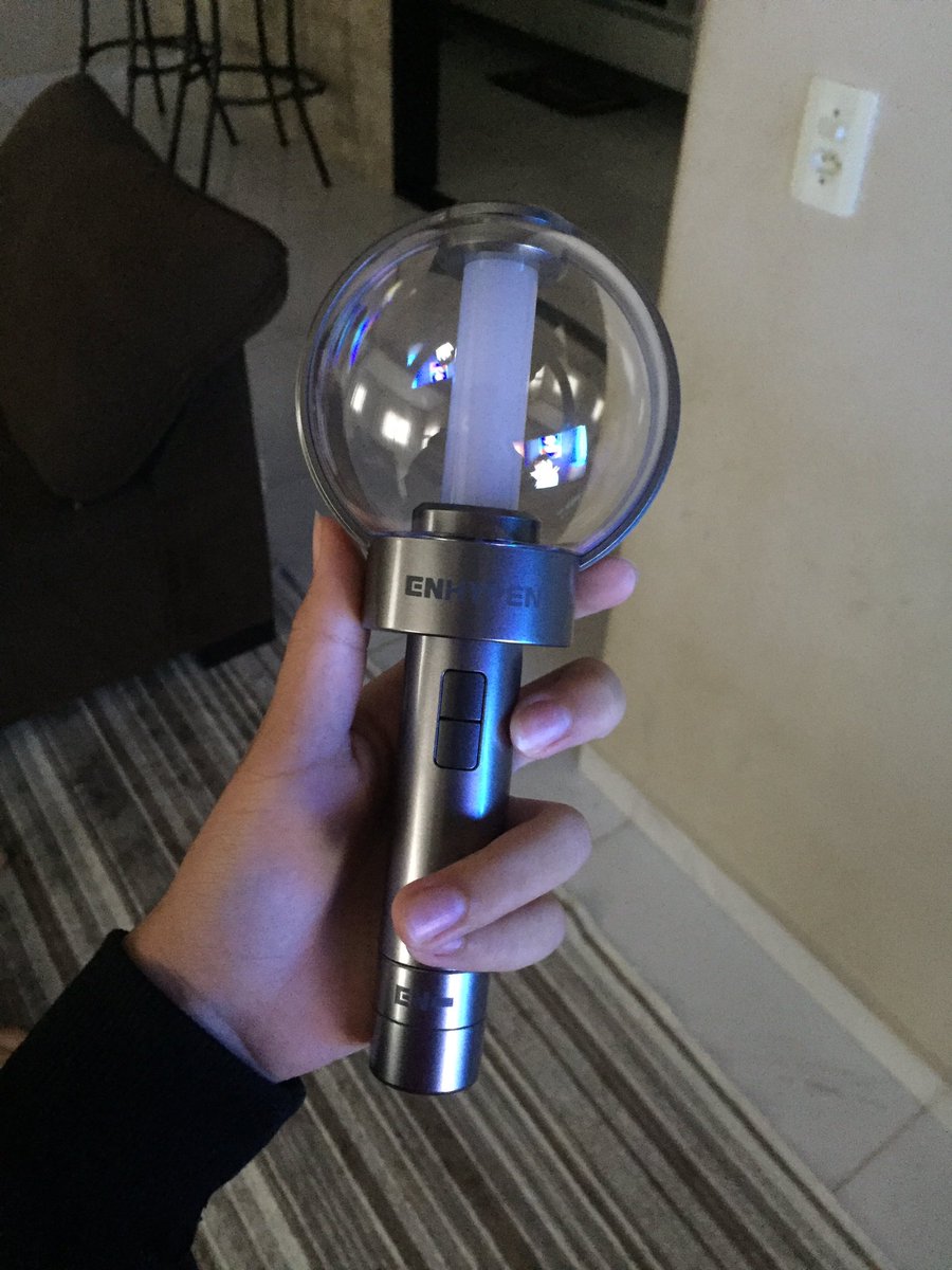 everenhy's tweet photo. MEU BEBE CHEGOU, TO FELIZ SHEHZUJWS https://t.co/bkE5QPfT5x