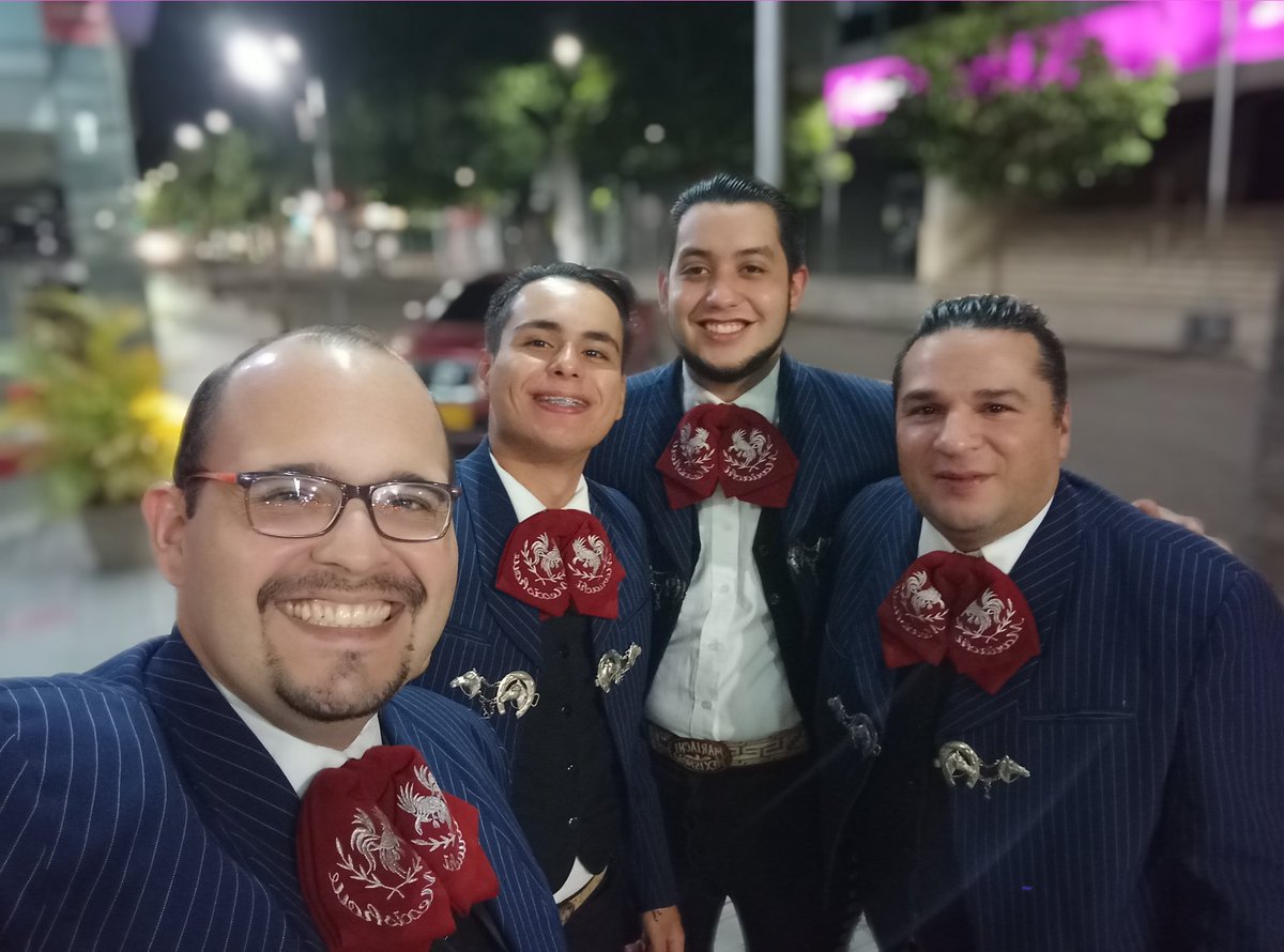 mexishowoficial tweet picture