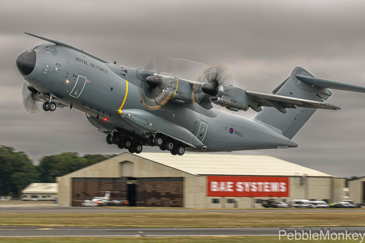MarkbBentley's tweet photo. One of the capture from a hard drive that I forgot we had . Taken @airtattoo 2015. #ZM402 @70SqnA400M @LeadershipNext1 @AirbusDefence @AirbusintheUK #A400m https://t.co/pc4tHlO0EC