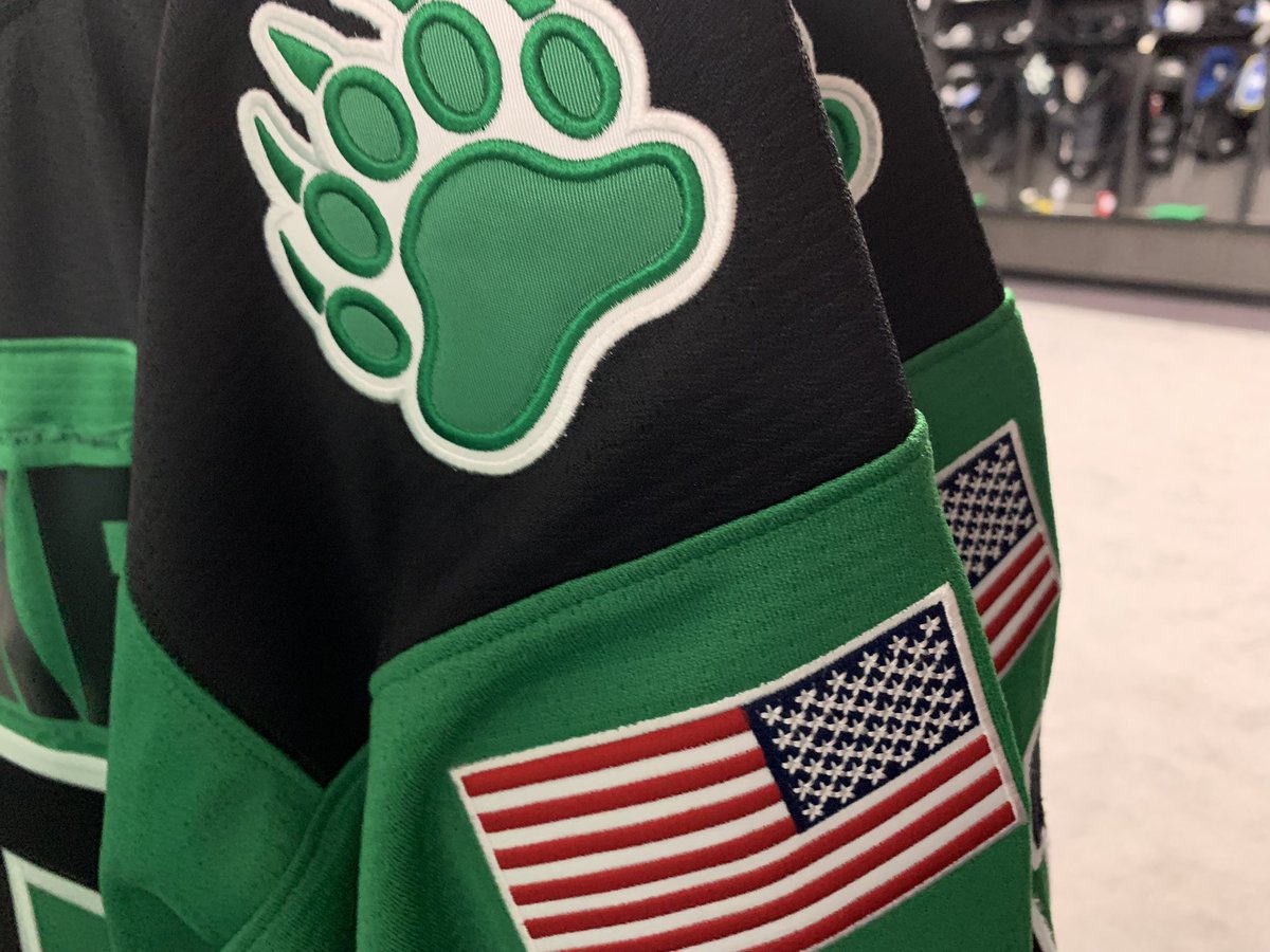 BlackBearsFPHL's tweet photo. GOIN’ GREEN TONIGHT 🔥 https://t.co/sMJ4YvhdkM