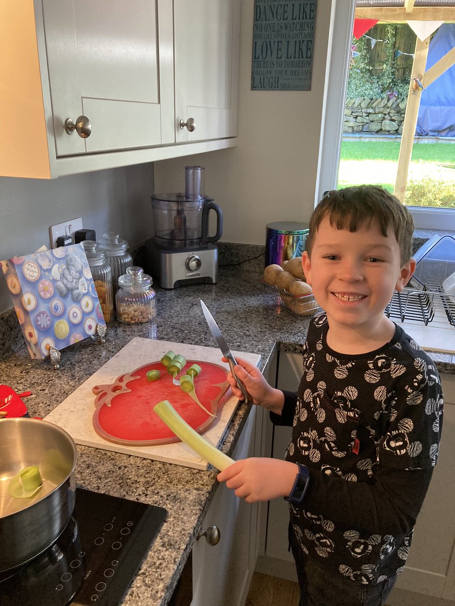 CorrinMason21's tweet photo. Enjoying his home made/school grown leek and potato soup for dinner ๐ฅฐ @beekeepingkids https://t.co/6POwmtz75K