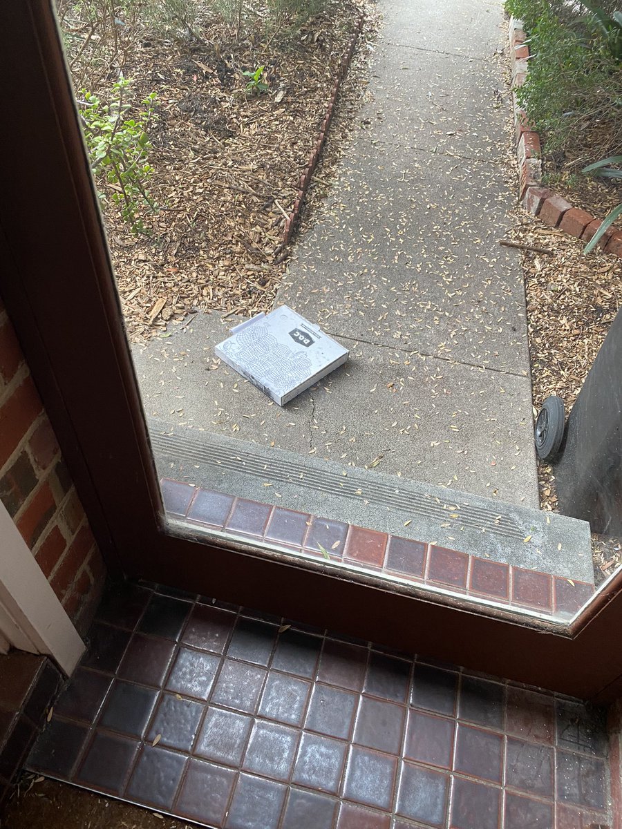 tori_teaches's tweet photo. @SandroDemaio I’m in iso, so it was a contactless pizza delivery for me. #supportingthelocaleconomy https://t.co/qktmfIJOAM