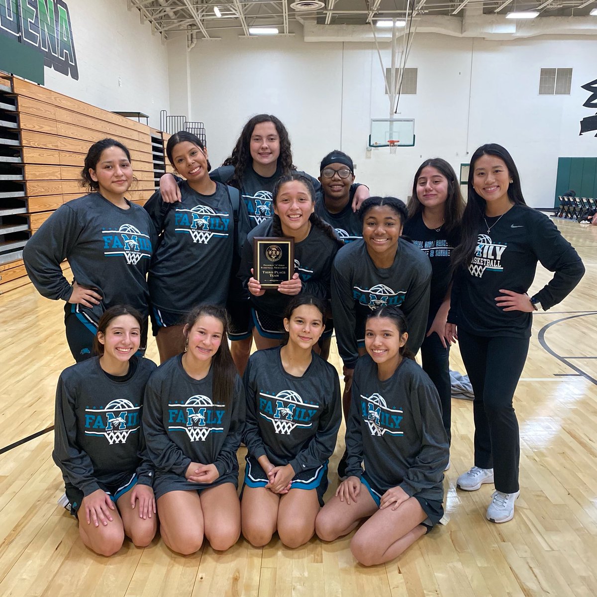 Phammm2021's tweet photo. So proud of these ladies for placing 3rd place in the tournament. Keep working hard & keep the intensity high! π₯π #LetsGoLadyMavs #PushOrBePushed #FreshmanA @pmhsgbb @Coach__Azul @coachcasteel1 @14clo14 @CoachOrtiz22 https://t.co/Fua5INCHEC