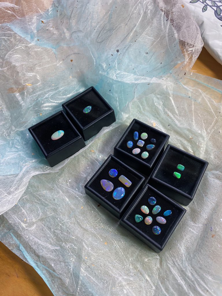 crystalskid's tweet photo. nothing better than opening a package of opals 🤤 https://t.co/H0fwuRZuLg