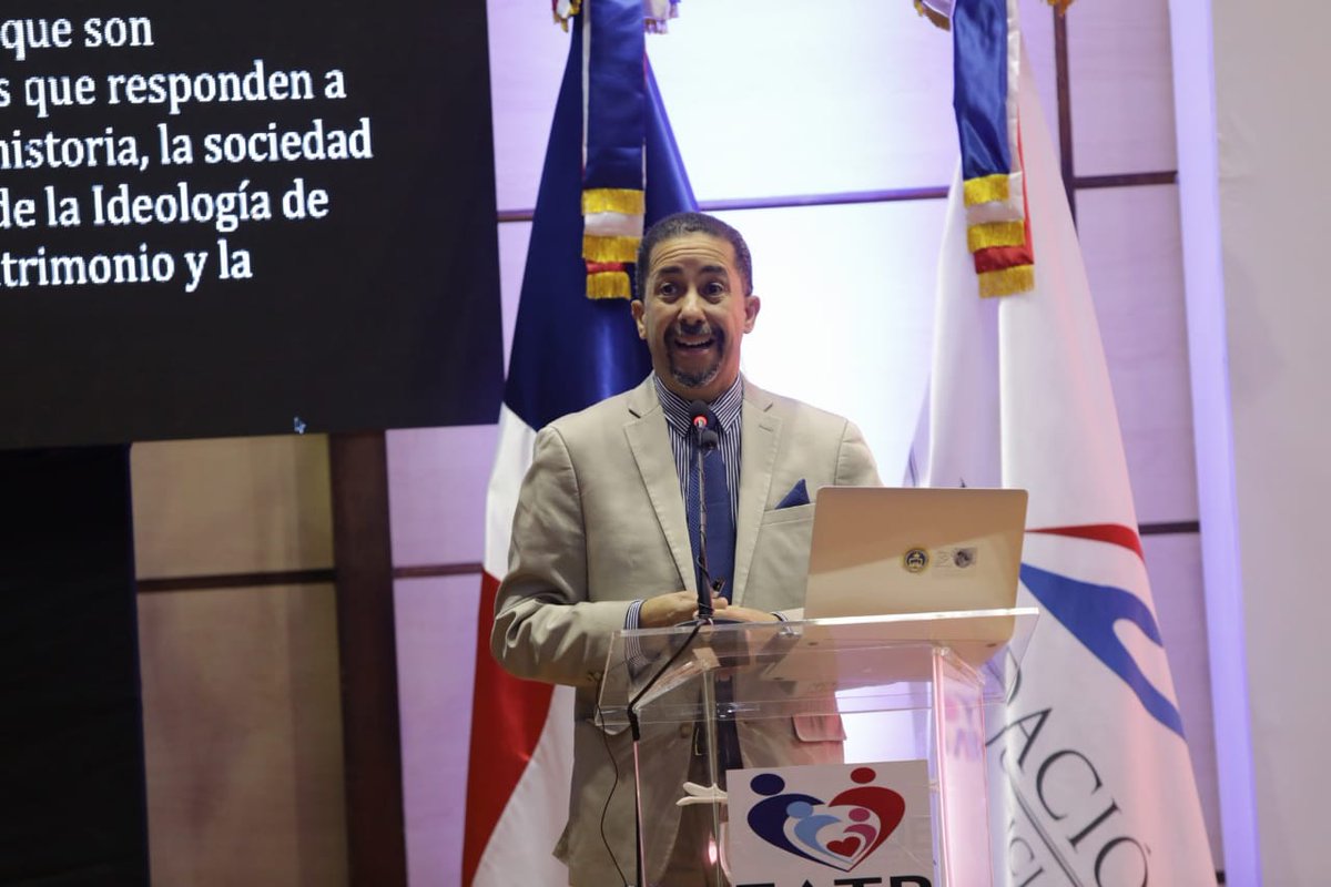 EquidadyJustSRD's tweet photo. Rev. Víctor Tiburcio disertó sobre "Educación y Familia". (Agenda de la Ideología de Género en los Espacios Educativos y de Familia).

#FATP2021
#FEJUSRD https://t.co/ORZhdkfcgz