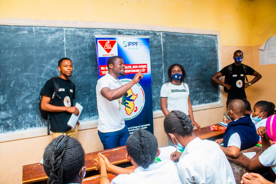 MimboroD's tweet photo. Campagne de sensibilisation et d'offre des services continue,grâce au partenariat entre @UNFPARDC  @IPPFAR. @Issalukushe  @abefnd_rdc #kitumaini,@MajRDCongo https://t.co/7meprZ1thk https://t.co/2FeCXT7YnJ