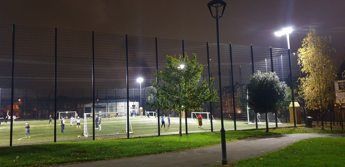 DeegallMckillen's tweet photo. Every weekend on way into work Dunville pk #WBelfast buzzing children playing football on pitches . Well done to children turning up and mentors coaches giving up weekends.  #SportIsFunWithFriends https://t.co/D5jAKLbZP8