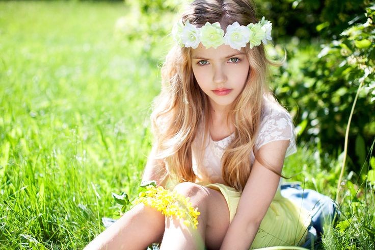 LostOneChloe's tweet image. *sits feeling lonely*