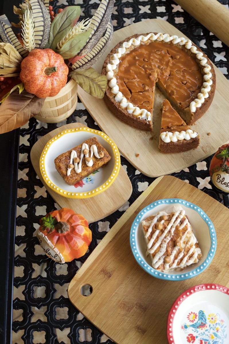 greenbitesgo's tweet photo. Vegan thanksgiving desserts all day long ORDER NOW 🧡 we are sure y’all love them! #EATBITES https://t.co/LSyOjBBukY