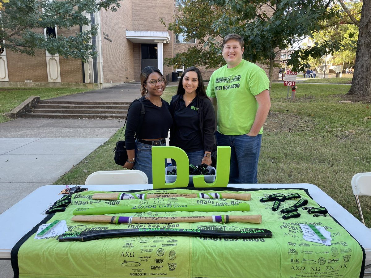 Come talk to us at Showcase Saturday! We’re in the Raguet Plaza until 4pm 💚