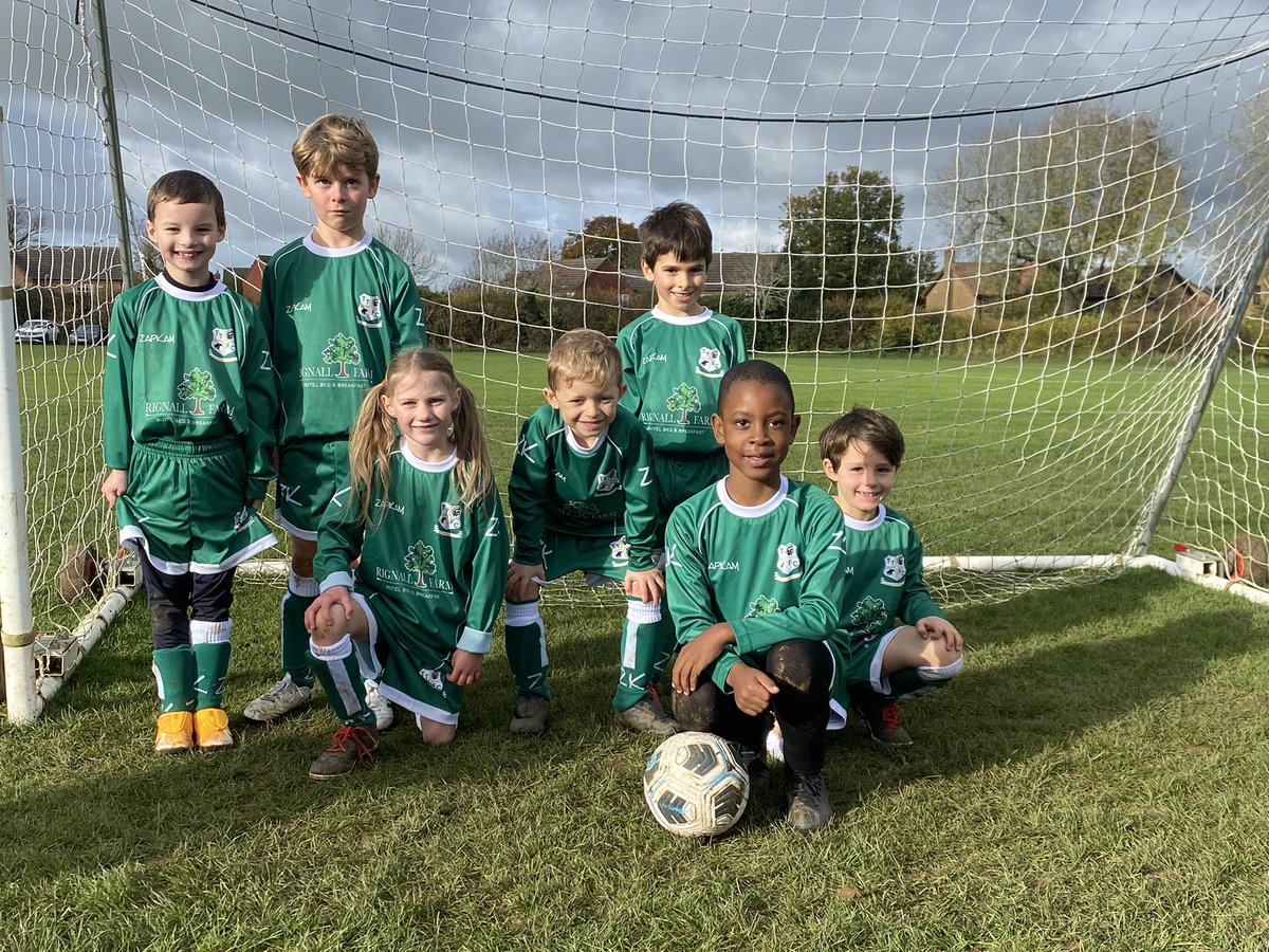 Team &amp; Sponsor Shout Out!

Introducing the Towcester Town Foxes U7’s! Proudly wearing their new kit today, sponsored by Rignall Farm Motel! thanks to the sponsors and the players who give it their best every weekend! 🙌🏻 <a href="/GRFootball/">Grassroots Football #grassrootsfootball</a> @FootballGrf
