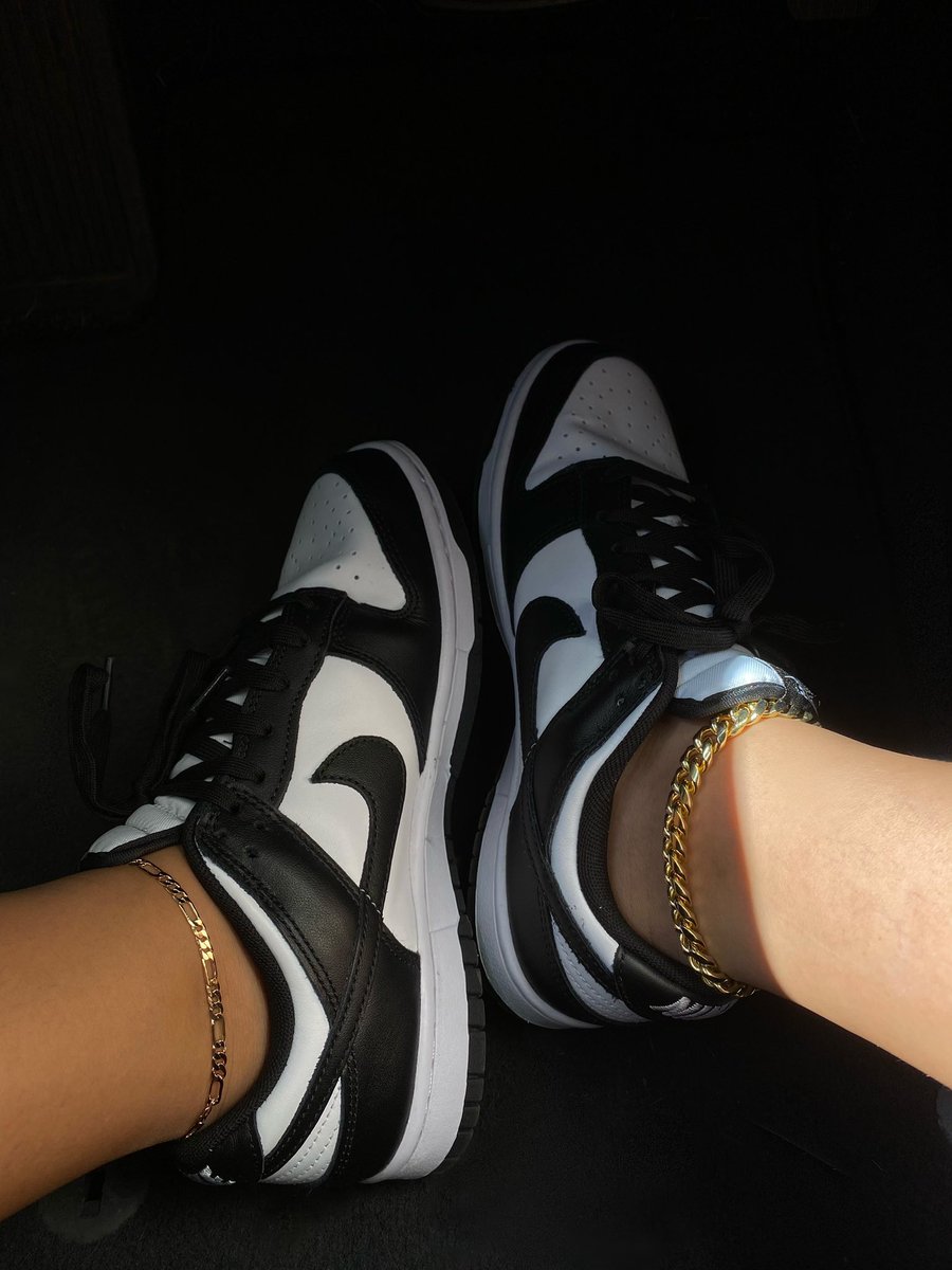 ELEDEPR's tweet image. New anklets on the web 💅🏽 #dunklows