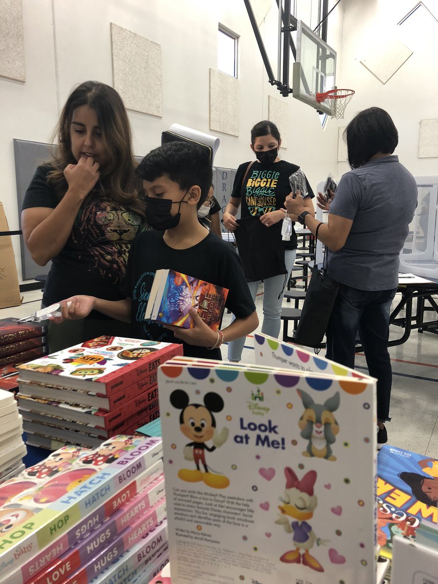 Thank you AFT for donating books to our community at the Immunize El Paso event at John Drugan school #JDS #TeamSISD #bringthefire #parentandfamilyengagement