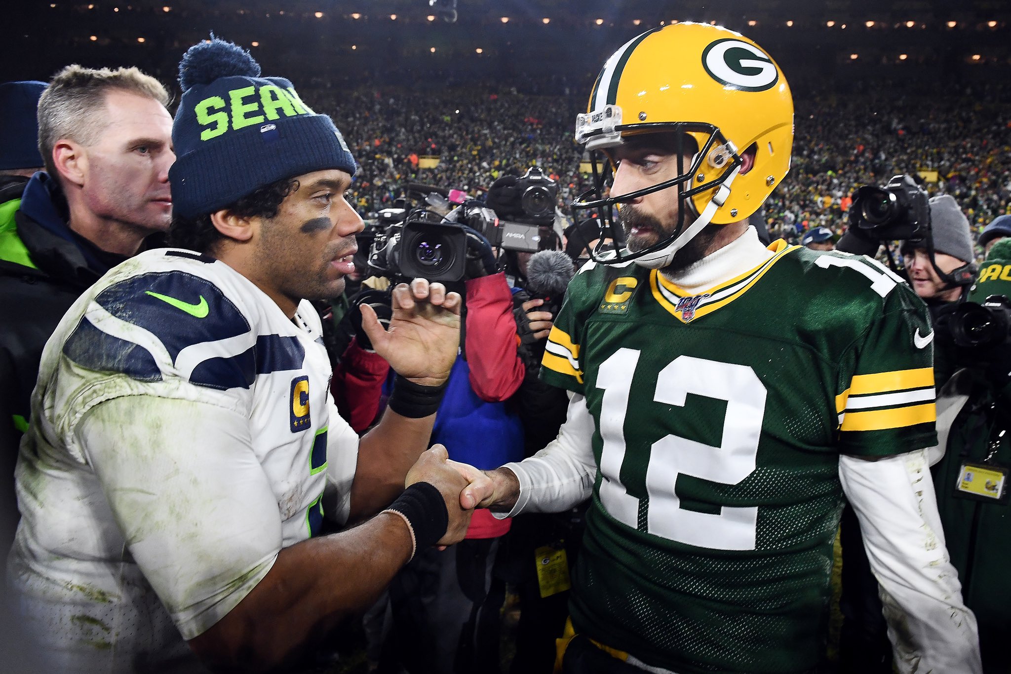 Adam Schefter on X: 'Now official: Packers activated QB Aaron Rodgers off  the Reserve-COVID list by today's 4 pm ET deadline. Rodgers now leads the  Packers into Sunday's game vs. Russell Wilson