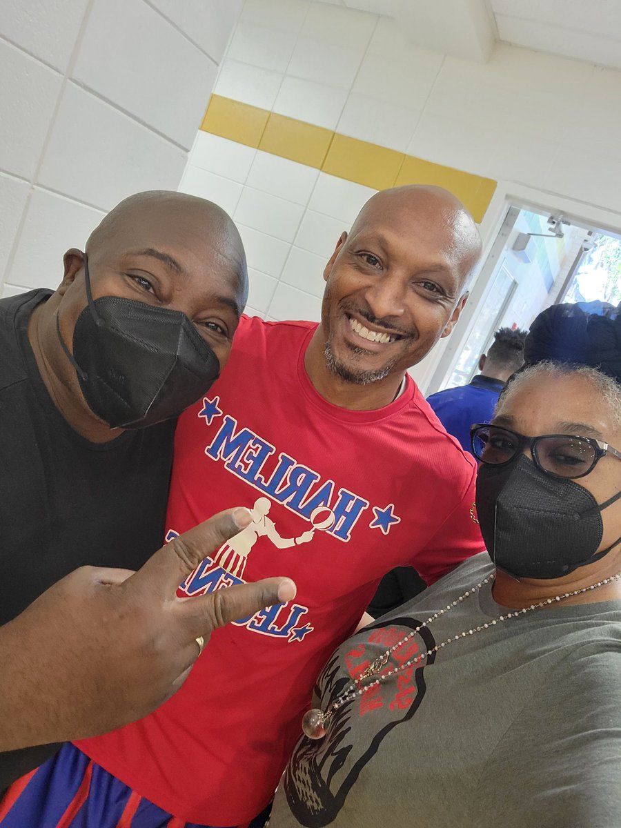 BIParentEngage's tweet photo. #HarlemLegends vs #LibertyCountyAllStars @TyRandolph2 #Outherewithmyhubby https://t.co/8B1jiMBJGP