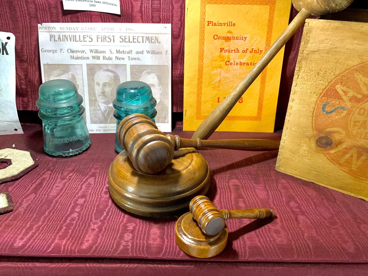 PHCPlainvillema's tweet photo. So when we found out today’s theme. This would be where our thought first went! Found in a box by one of the volunteers Maryanna, this adorable (& we do mean adorable) gavel is the perfect #SomethingTiny. Big gavel there for perspective.
#Museum30 #PlainvilleMa #Museums2021 https://t.co/yR0taCBwie