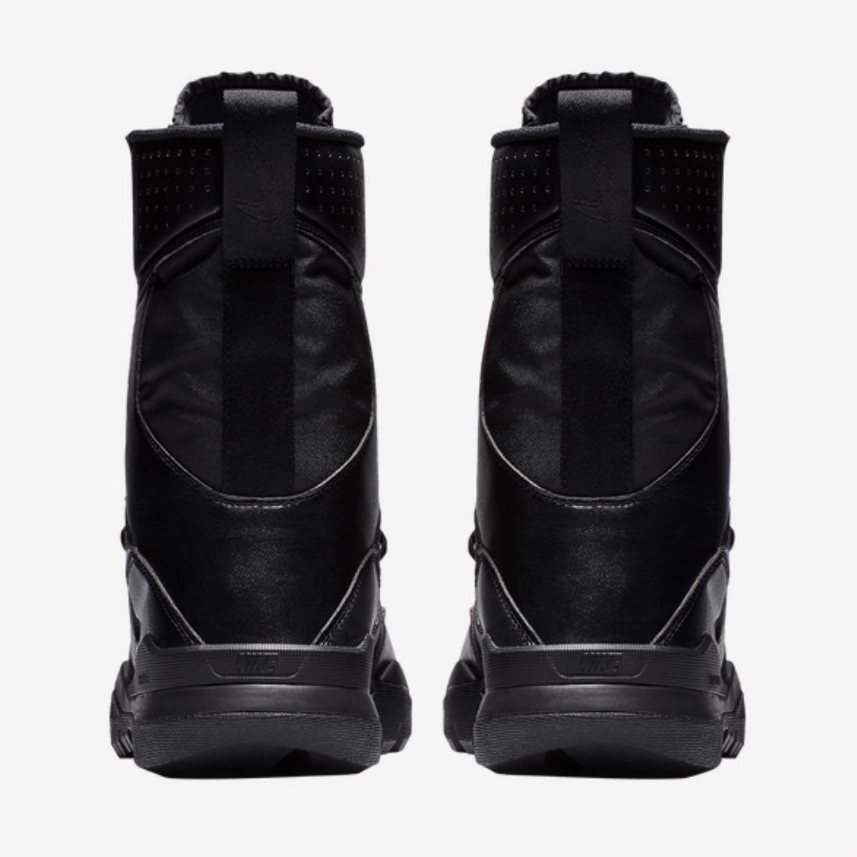 SNKR_TWITR tweet media