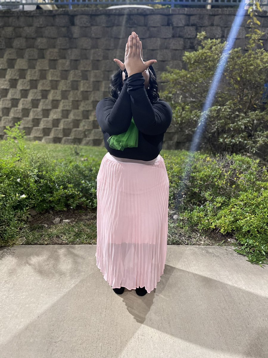 xiivDeeshon's tweet photo. The PHirst AND PHinest In EVERY Single Way💕💚 https://t.co/Im3HqEjZGs