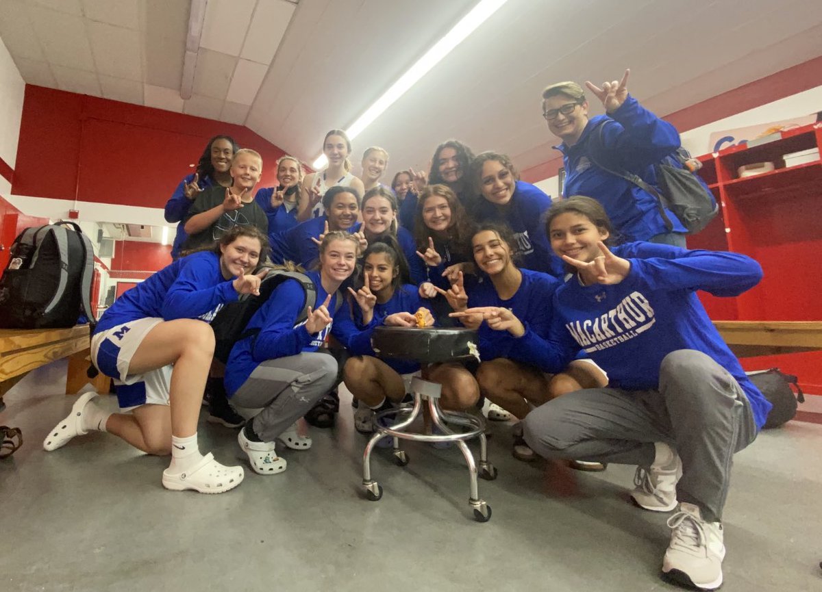 MacArthur_GB's tweet photo. Not only did we pick up our 1st win this weekend, but we got our 2nd and 3rd as well winning Silver Bracket Consultation!We played well as a team and had some clutch performances to seal our 2pt win over a very talented CC Carroll.The future is bright. #TurkeyBaby #AndersonTours https://t.co/wgCLQO0FGU