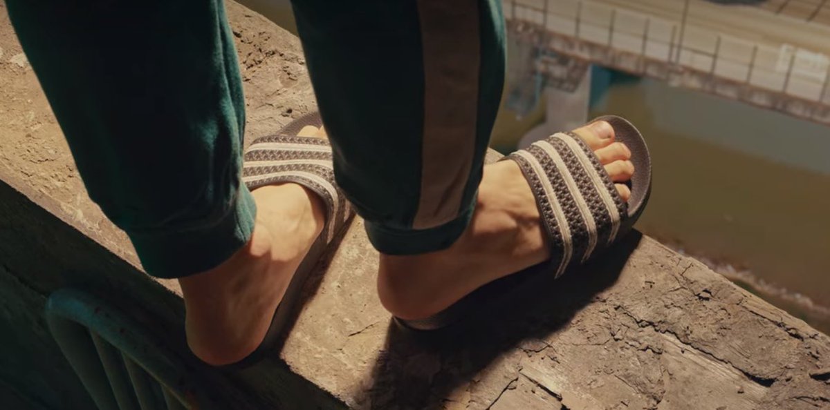 choxar_'s tweet image. что-то мне штаны Хёнсу напоминают, даже не знаю🤔🤔🤔 (хочу такие же) #SweetHome #МилыйДом